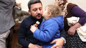 BAŞKAN ARI'DAN İHTİYAÇ SAHİBİ 400 ÖĞRENCİYE KIŞLIK BOT HEDİYESİ