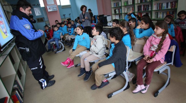 Bayraklı'da herkes için kütüphane