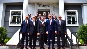 Bornova'da kurumlar birbirine yaklaşıyor