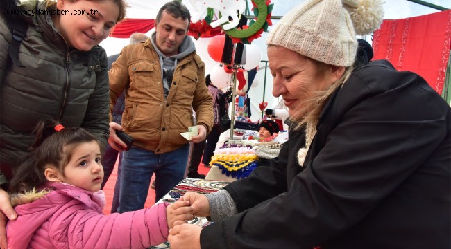 Bornova'da 'Yeni Yıl Hediyelik Eşya Günleri' başladı