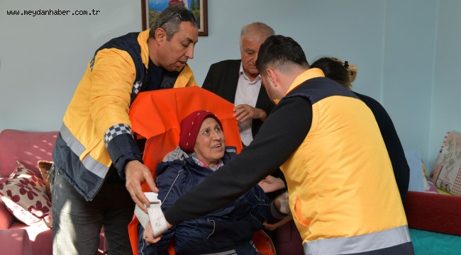 Çiğli Belediyesi'nden Hayatı Kolaylaştıran Hizmet Ayda 300 hasta taşınıyor