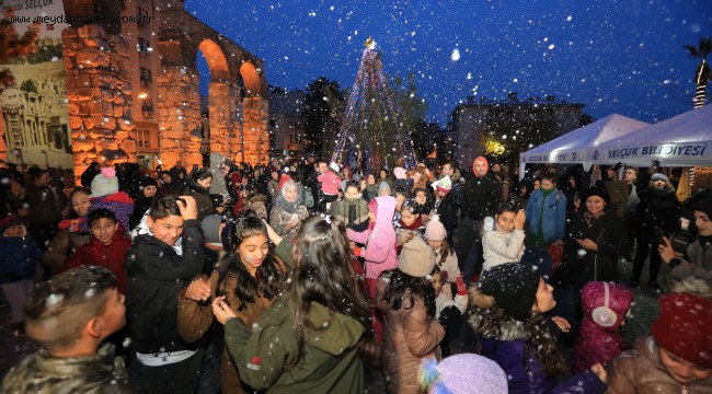 EFES SELÇUK'TA KAR YAĞIŞI DEVAM EDİYOR