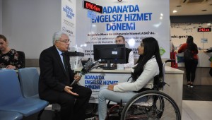 Engelsiz Masa'da engelli vatandaşa hizmet ve çiçek