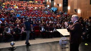 Fatih Belediyesi'nden Amatör Spor Kulüplerine Malzeme Desteği 