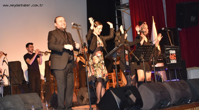 FOÇA'DA YENİ YIL KONSERİ