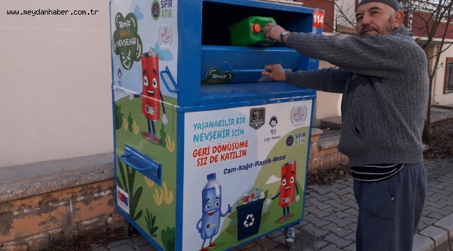 GERİ DÖNÜŞÜMLE HEM EKONOMİYE HEM ÇEVREYE KATKI