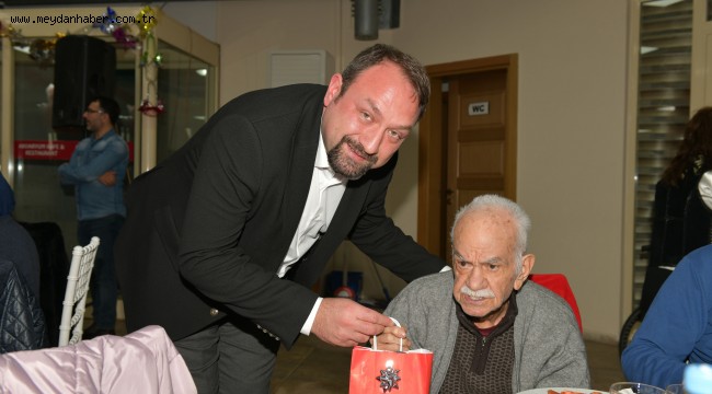 HUZUREVİ SAKİNLERİYLE YILBAŞI KUTLAMASI