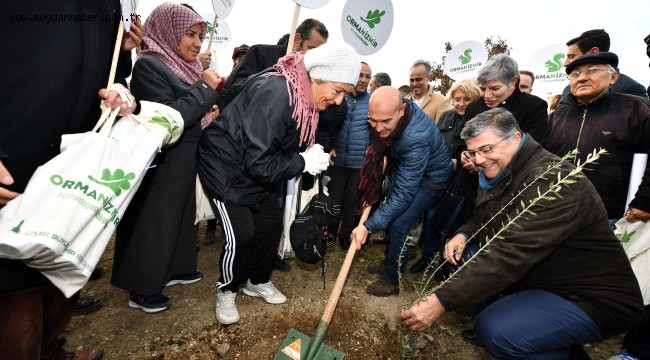 İzmirliler fidan dikim şenliğinde buluştu