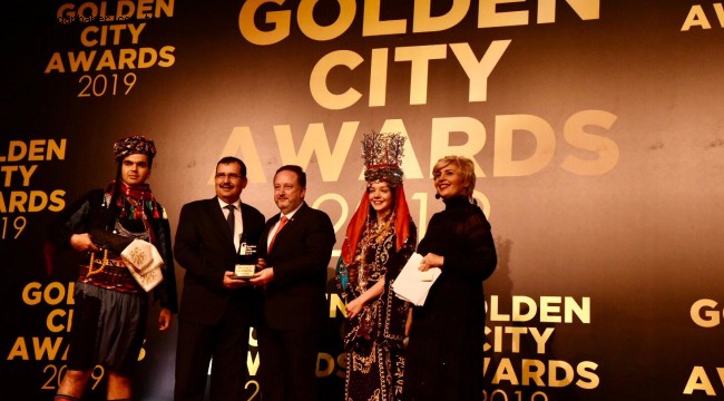 Karesi Belediyesi'ne Golden City Awards ödülü