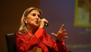 Karşıyaka, Zeynep Oral'ı ağırladı