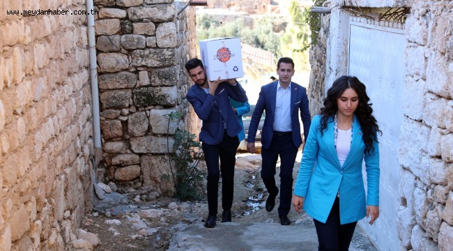 Mardin'de ihtiyaç sahiplerine gıda kolisi