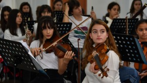 Narlıdereli çocuklar ilk kez sahnede!