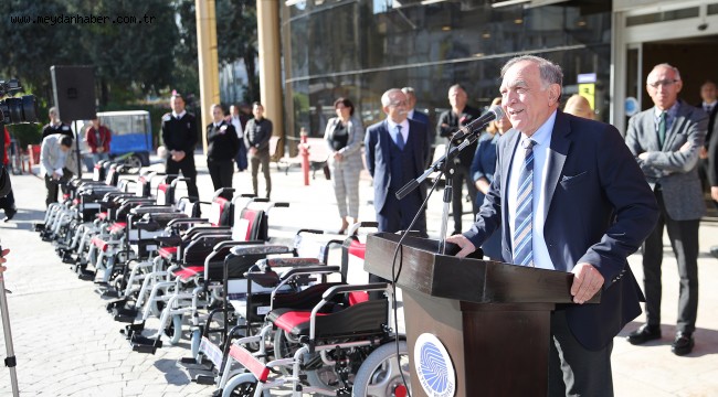 Seyhan'dan tekerlekli sandalye dağıtımı