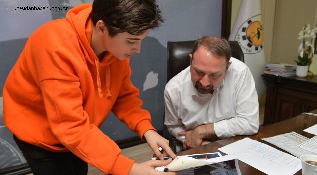 Uluslararası Yarışma Takımından proje sunumu Başkan Gümrükçü öğrencileri dinledi