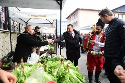 AÇIK HAVADA KURULAN MODERN PAZAR, PAZARCI KADINLARI MUTLU ETTİ
