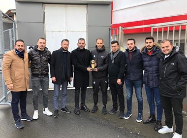 ALTAY'IN KRALI ÖDÜLÜNÜ ALDI