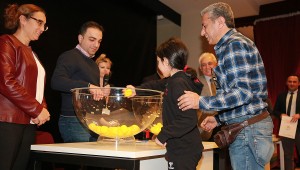 ATAŞEHİR'DE 36 HAK SAHİBİ ÇEKİLİŞLE YENİ EVLERİNE KAVUŞTU