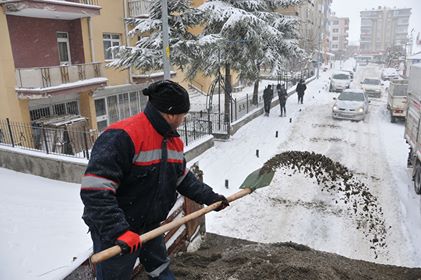  BAŞKAN ALTINOK: EKİPLERİMİZ 24 SAAT ESASINA GÖRE KARLA MÜCADELEDE GÖREV BAŞINDA