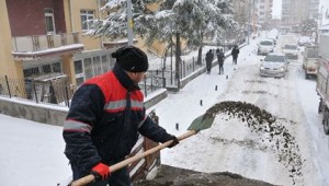  BAŞKAN ALTINOK: EKİPLERİMİZ 24 SAAT ESASINA GÖRE KARLA MÜCADELEDE GÖREV BAŞINDA