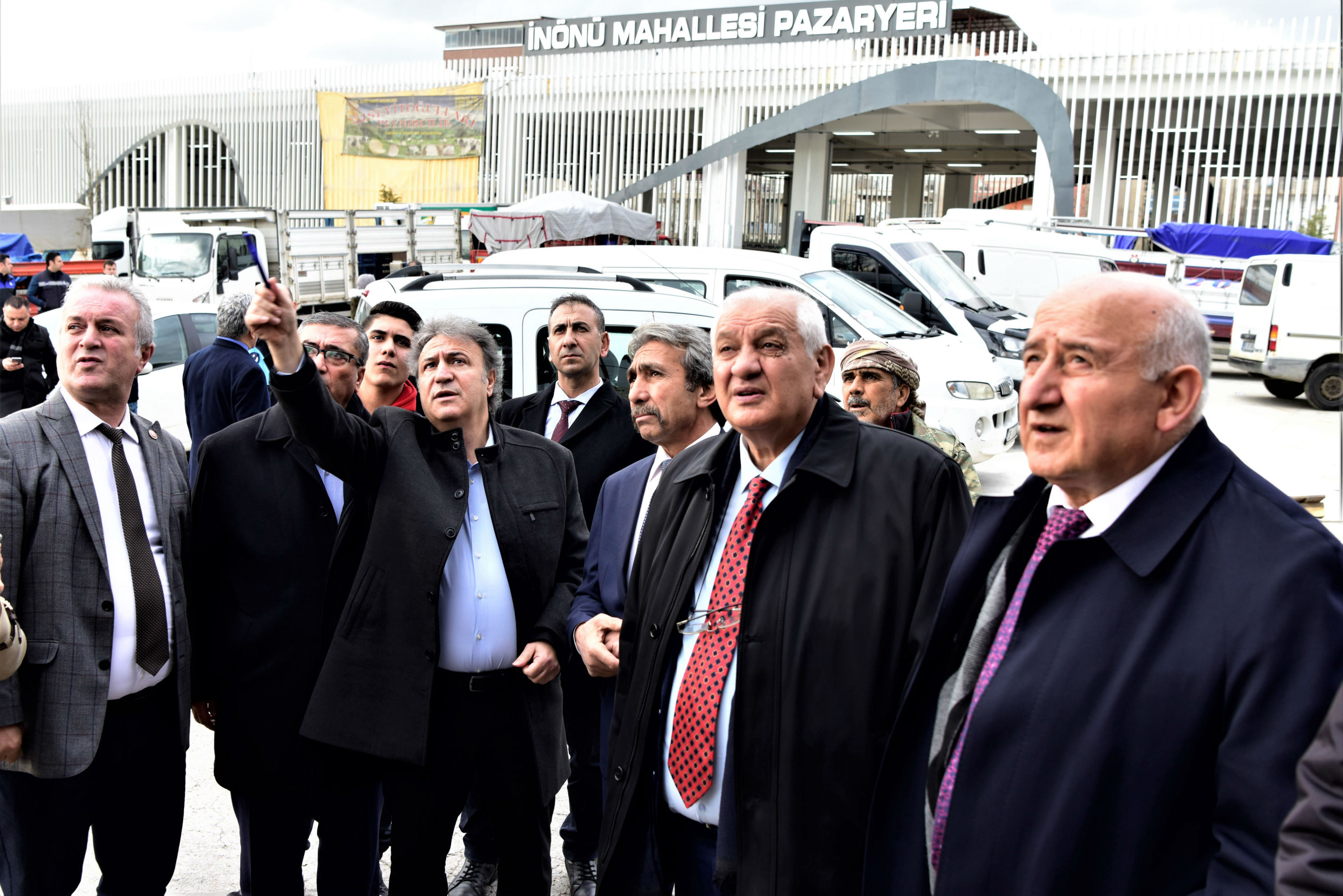 Başkan İduğ mahalle gezilerine Atatürk ve İnönü Mahalleleri ile devam etti