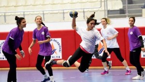 Başkan Uysal, antrenmanı izledi