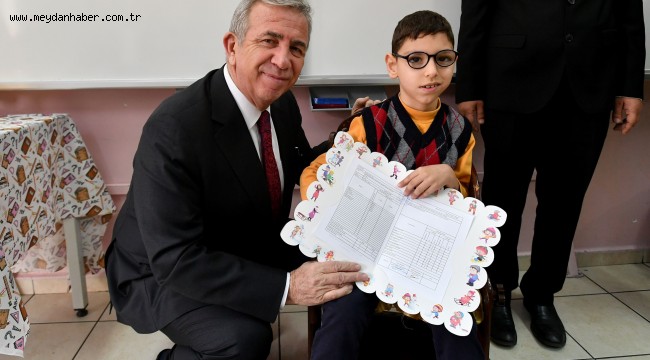 BAŞKAN YAVAŞ, ÖĞRENCİLERİN KARNE HEYECANINA ORTAK OLDU