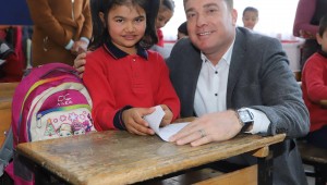 Bayındır Belediye Başkanı Uğur Demirezen Yarınlarımızın Mimarı Çocuklarımızın Karne Heyecanına Ortak Oldu