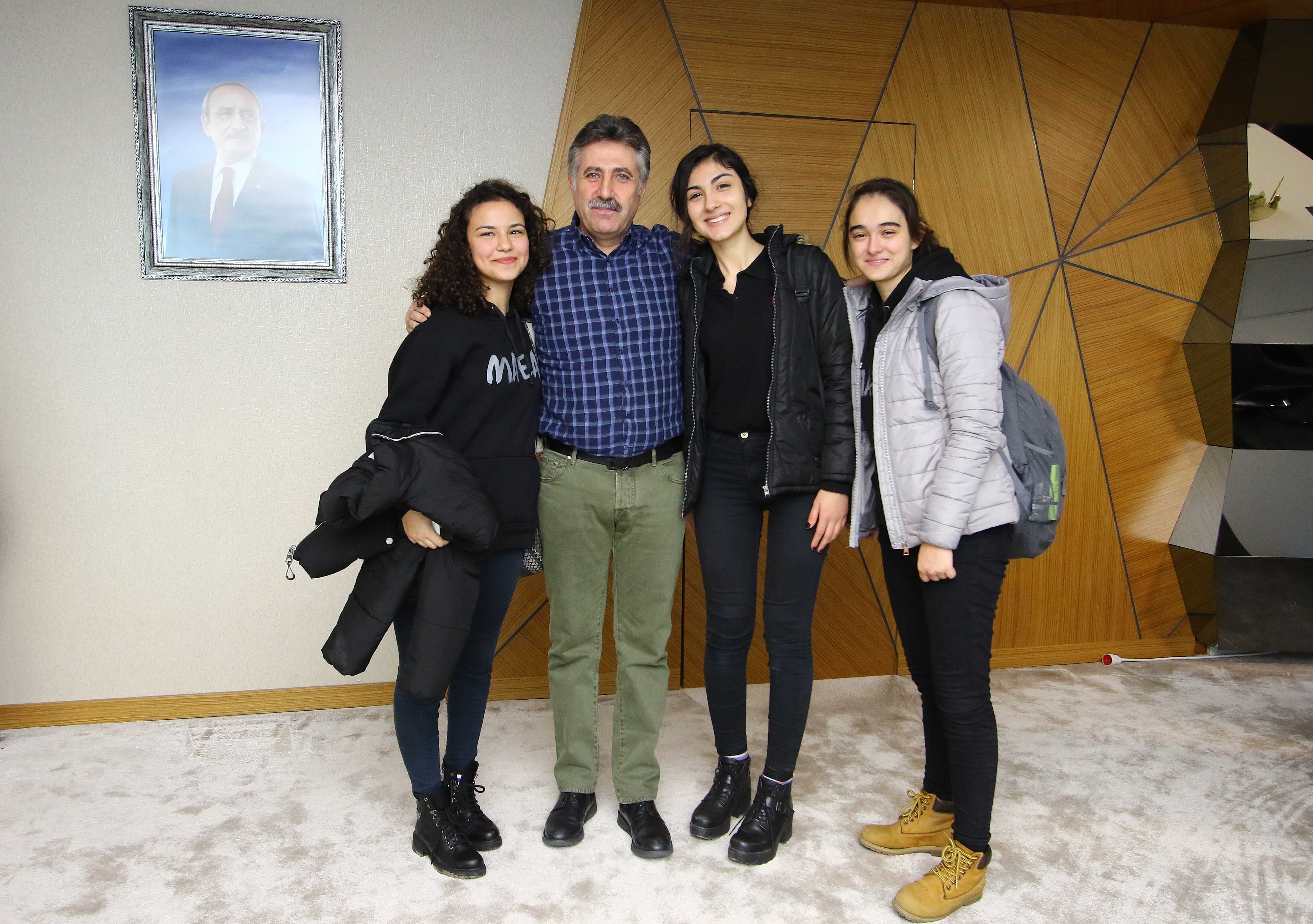 Bayraklılı öğrencilerden dayanışma projesi 