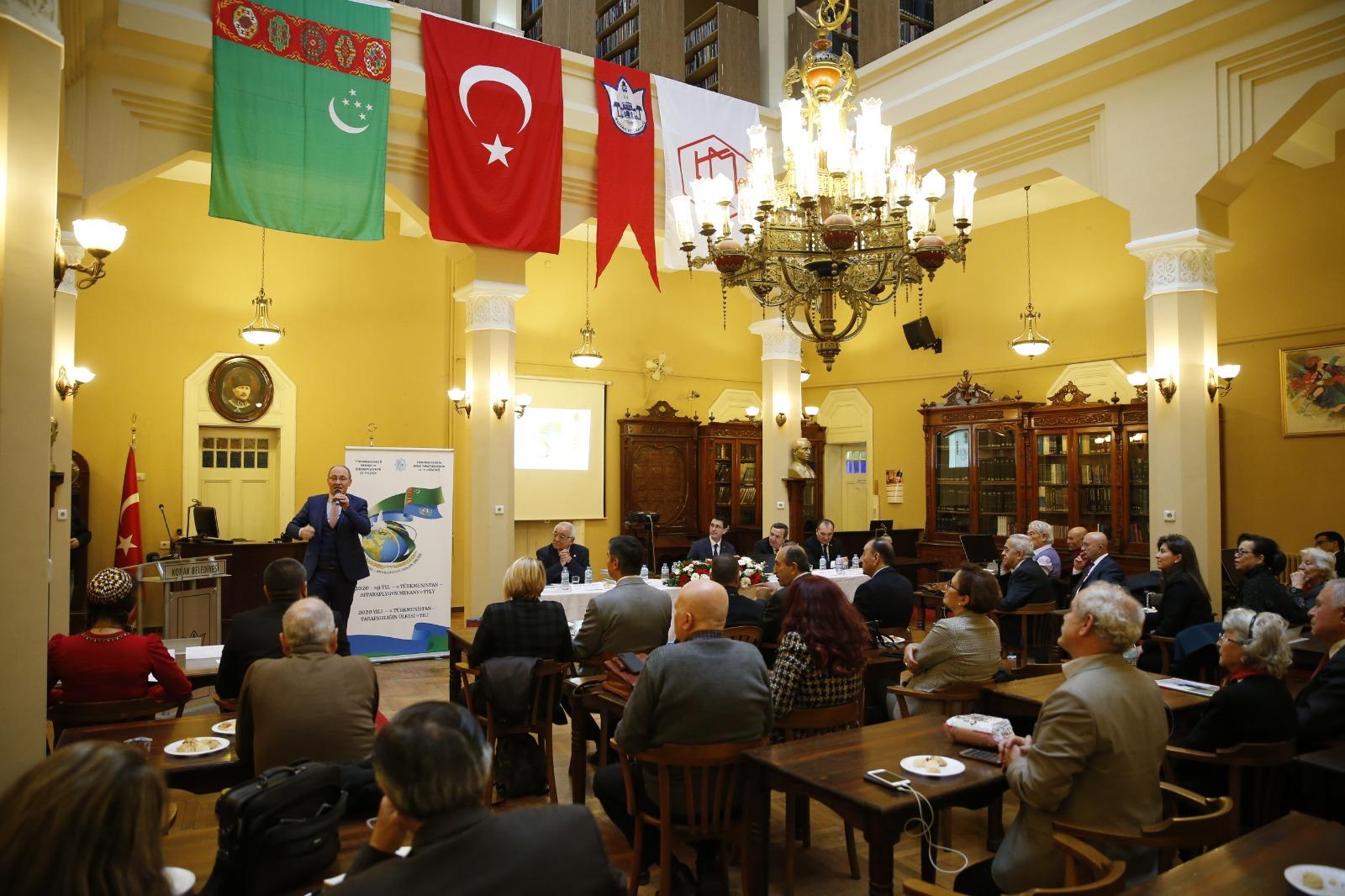 Berdimuhammedov 'un kitapları Konak'ta tanıtıldı