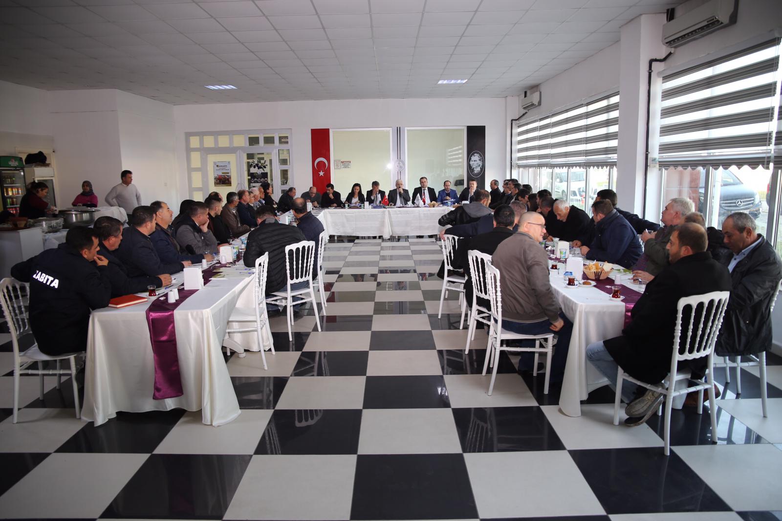 Burhaniye Belediye Başkanı Ali Kemal Deveciler muhtarlara seslendi "YILMADAN BİZDEN HİZMET İSTEYİN"