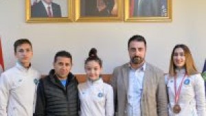 Büyükşehirli sporcular madalya için yola çıktı