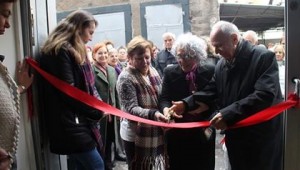 Çağdaş Yaşamı Destekleme Derneği (ÇYDD) İzmir İktisadi İşletmesi'nin Hediyelik ve 2.El Eşya Mağazası'nda satılan ürünlerle çocukların ve gençlerin geleceğine katkı sağlanacak