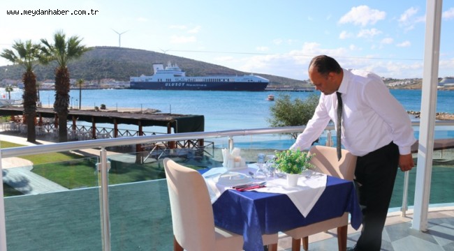 Çeşme Belediyesi'nden yeni bir sosyal tesis; -Tekke Plajı ve Restoranı hizmete açıldı!