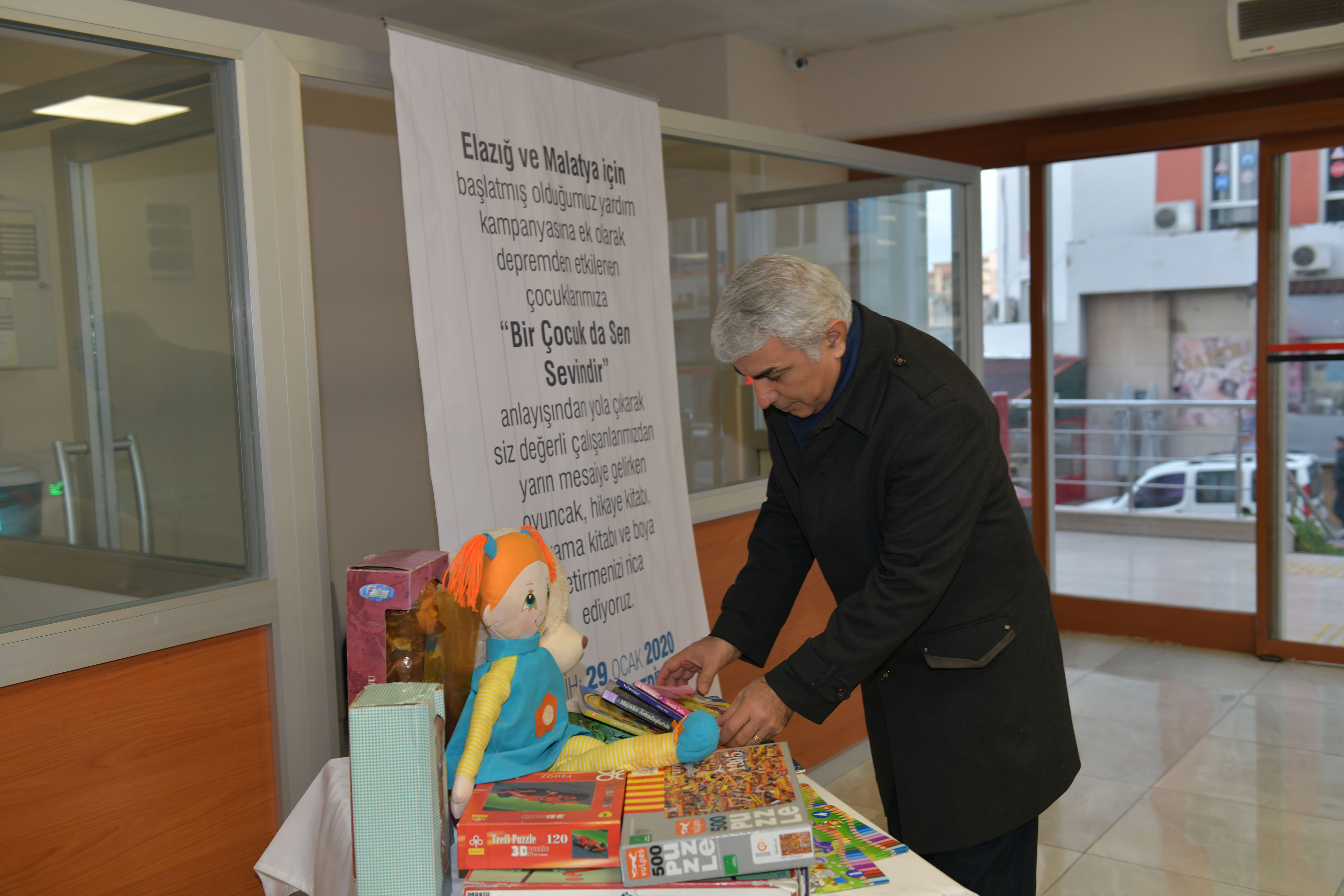 ÇİĞLİ BELEDİYESİ DEPREM MAĞDURU ÇOCUKLARI UNUTMADI