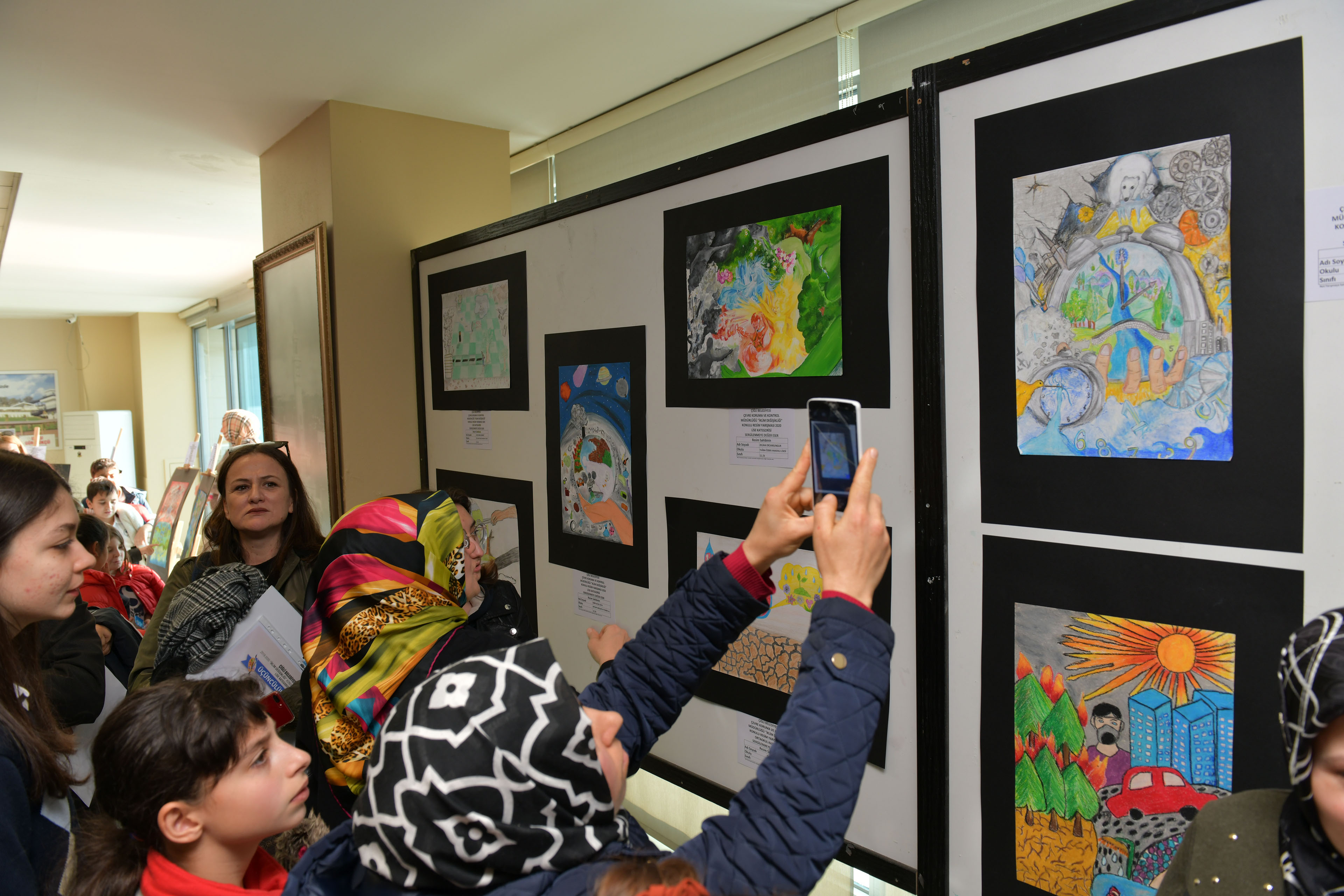 ÇİĞLİLİ ÇOCUKLAR İKLİM DEĞİŞİKLİĞİNİ ÇİZDİ