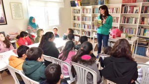 Çocuklar Muti'nin maceralarını  yazarından dinledi