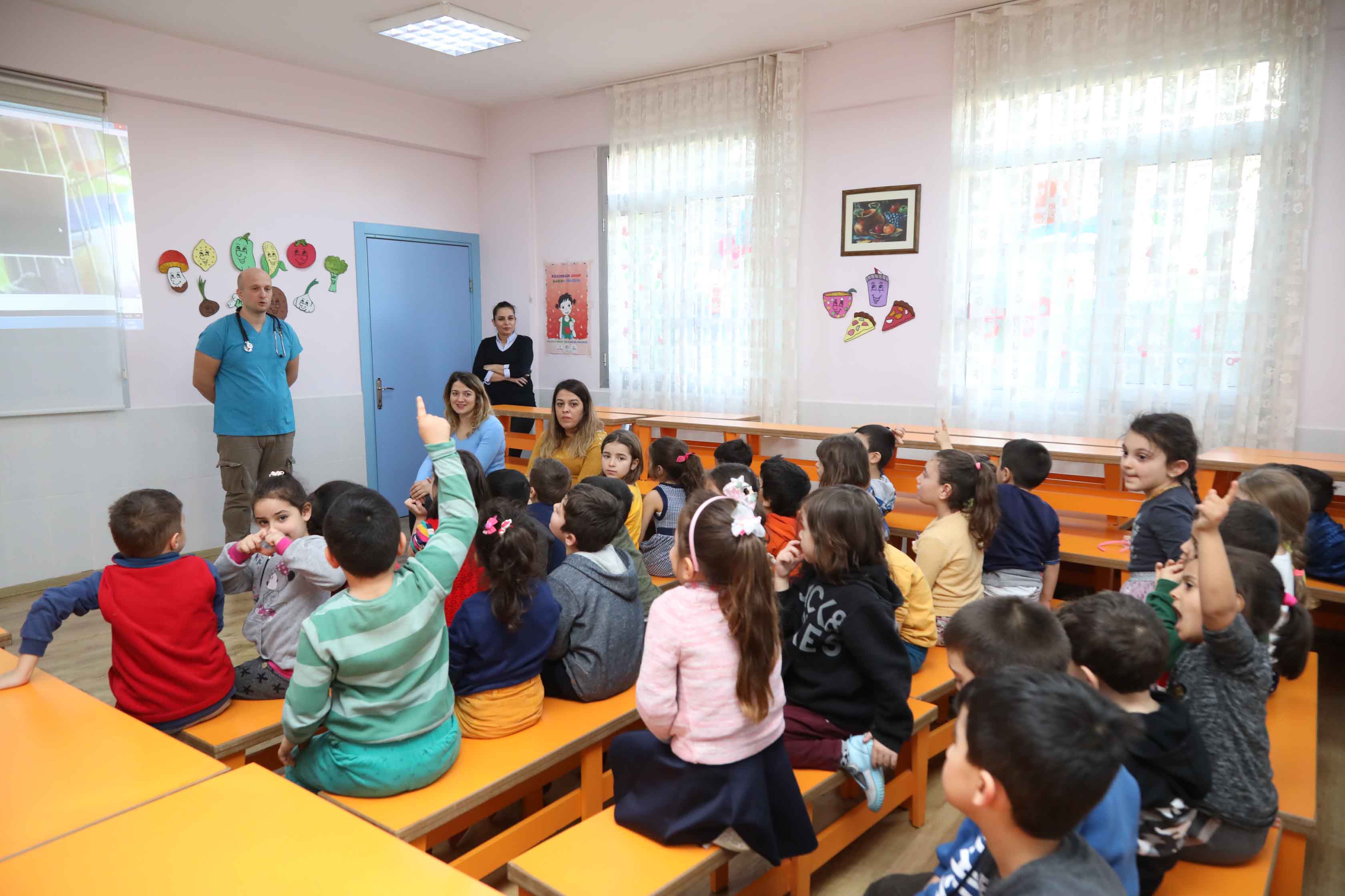 Çocuklara hayvan sevgisi semineri