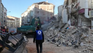 DENİZ FENERİ DERNEĞİ AFET BÖLGESİNDE