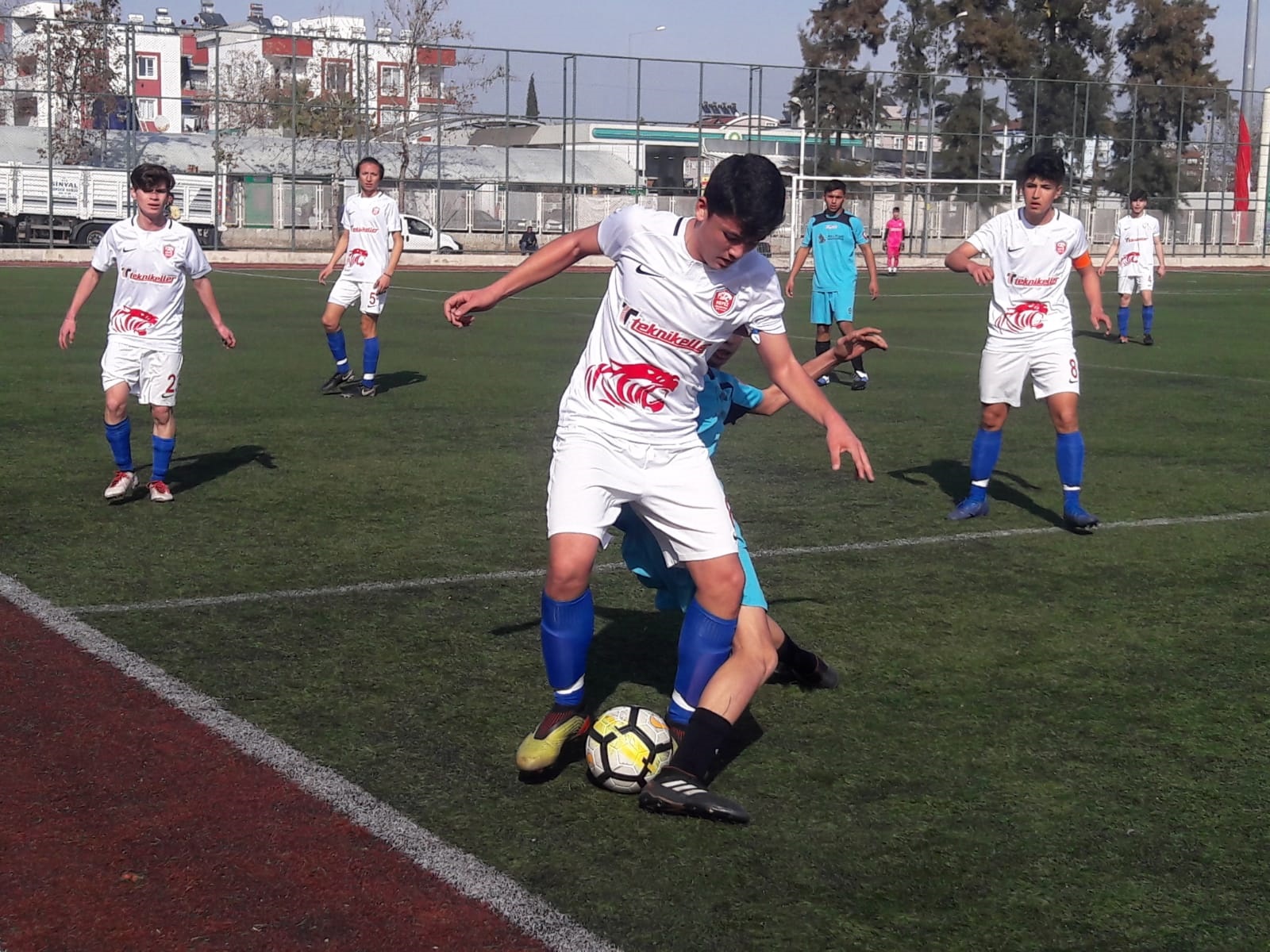 Depremzedeler için saygı duruşu