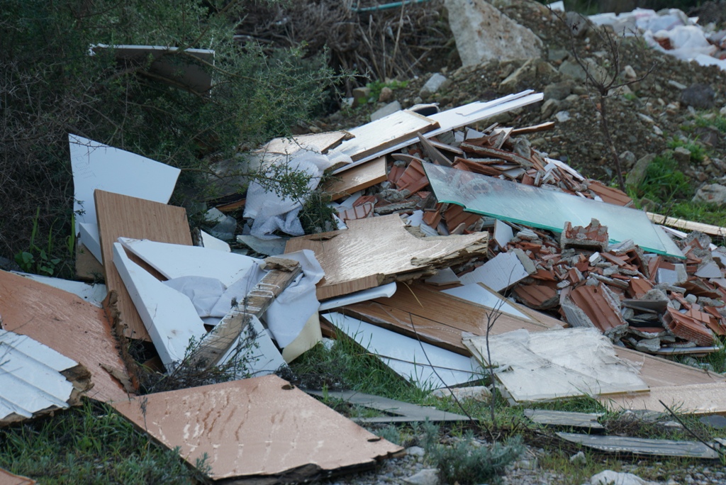 DOĞAYA ATILAN 65 TON ATIK TOPLANDI