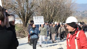 EFELER BELEDİYE BAŞKANI MEHMET FATİH ATAY KUYUCULAR'DA MASAYA YUMRUĞUNU VURDU