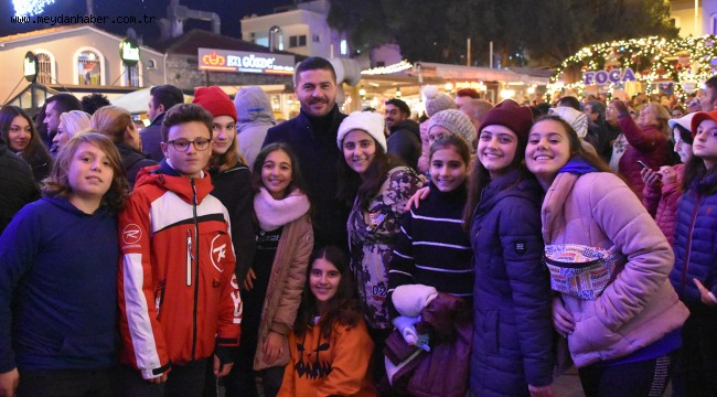 FOÇA, 2020'YE COŞKUYLA GİRDİ 