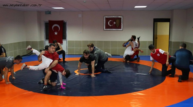 Genç ve başarılı güreşçiler Karabağlar'da yetişecek 