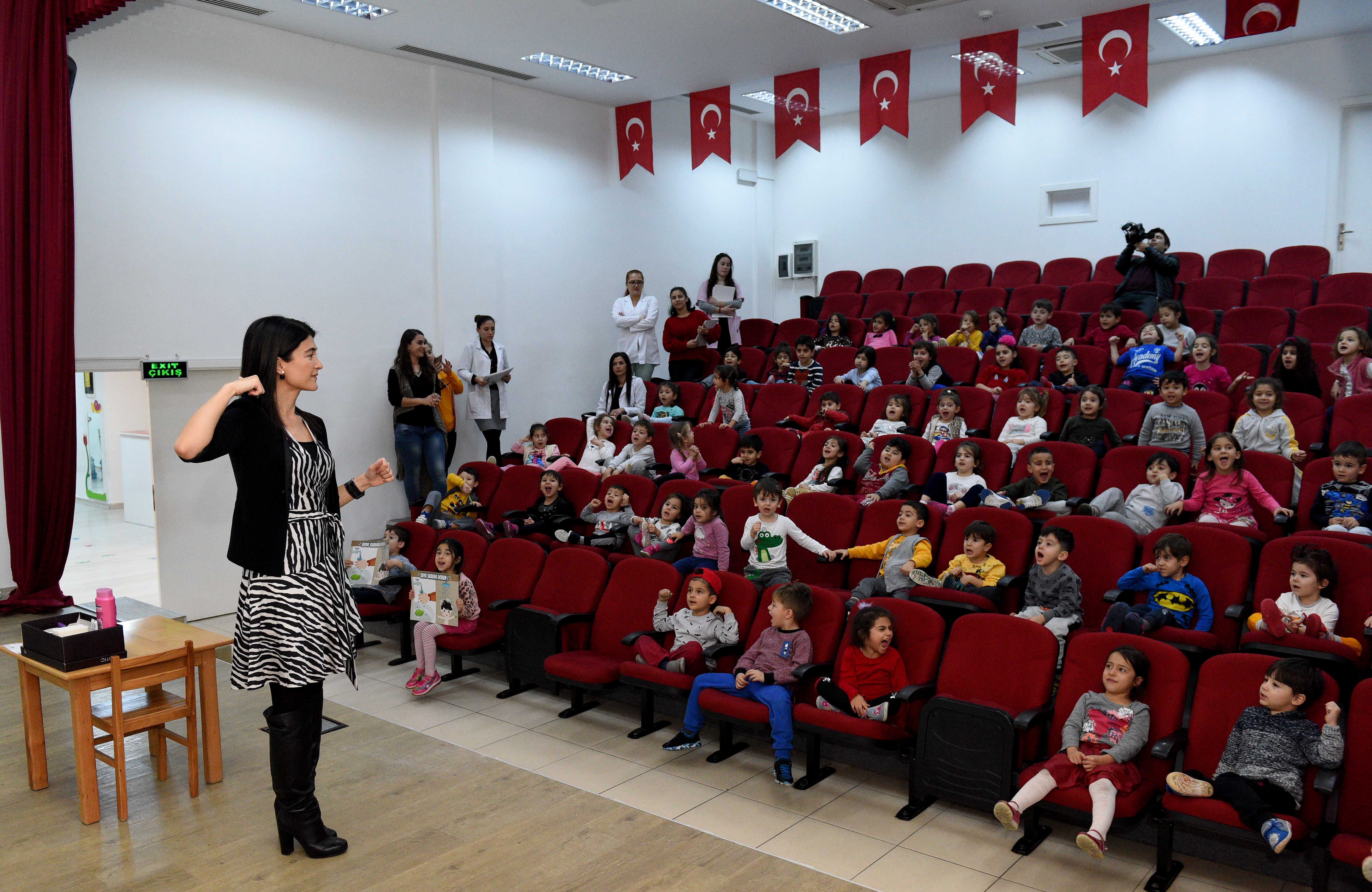 Her biri 'hijyen elçisi' oldu