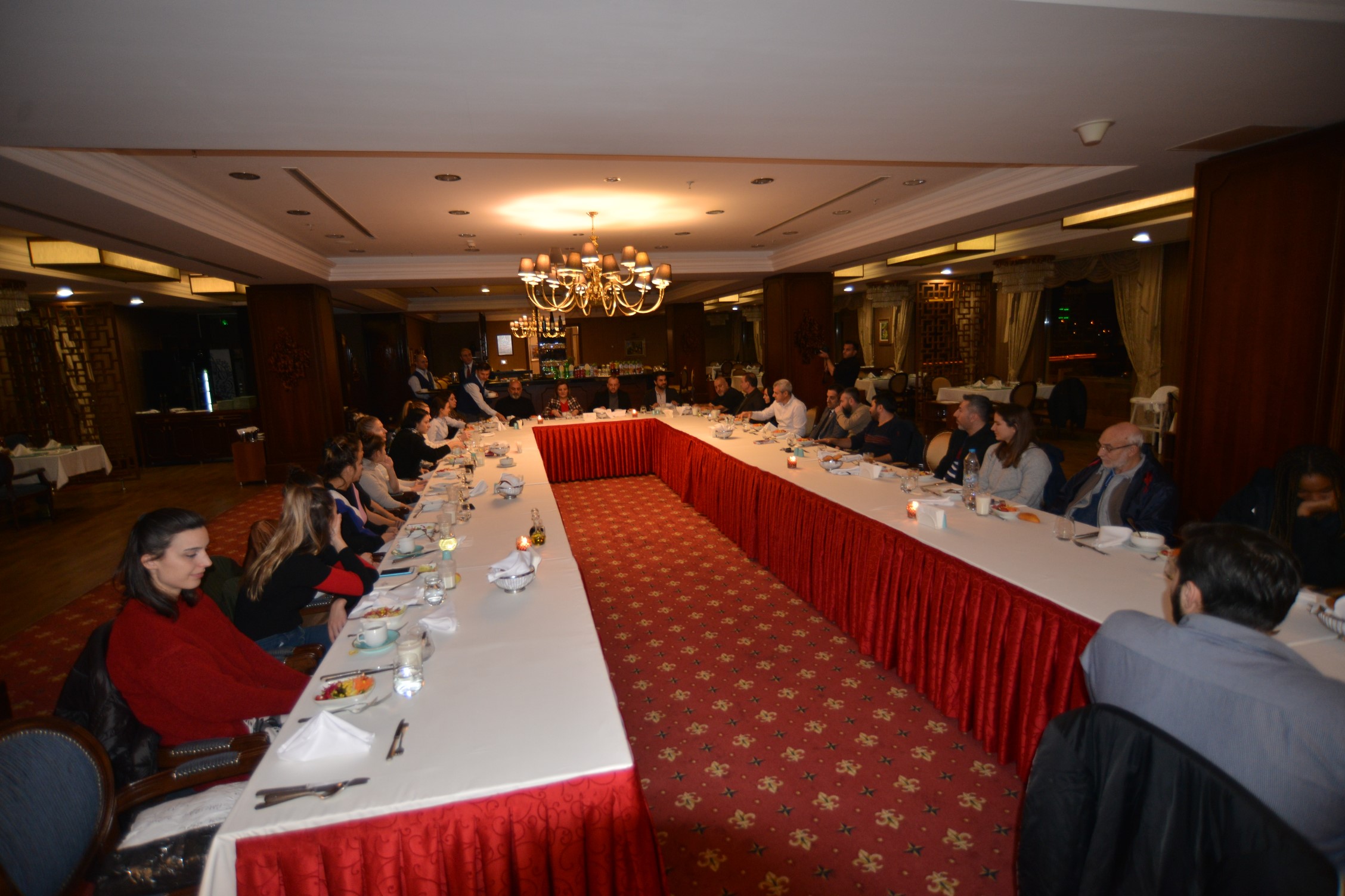 HÜRRİYET, LİGİN İKİNCİ DEVRESİNE HAZIRLANAN PERİLERLE BULUŞTU