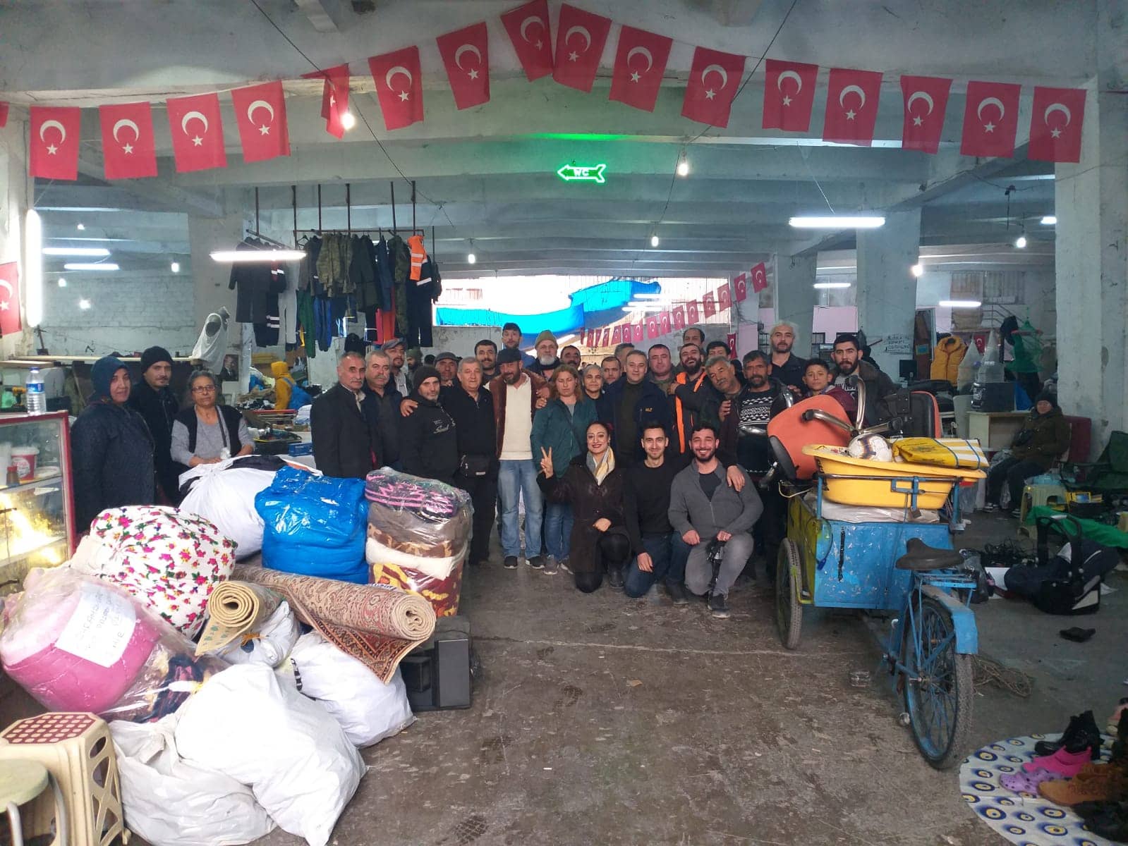 İZMİR BİT PAZARINDAN ELAZIĞ'A YARDIM ELİ