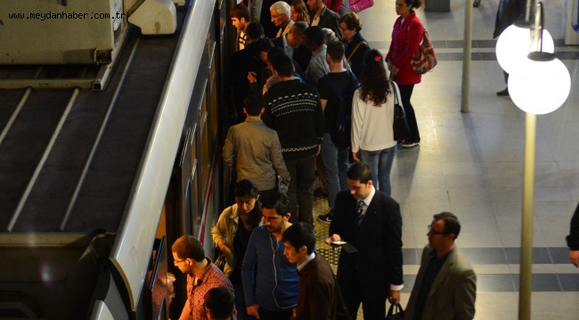 İzmir'de metro ve tramvay 2019'da 140 milyon yolcu taşıdı