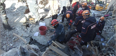 İzmir'den Elazığ'a yardım konvoyları yola çıkıyor