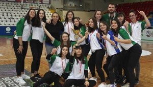  İzmit Belediyespor U-16 Kadın Basketbol Takımı şampiyonoldu
