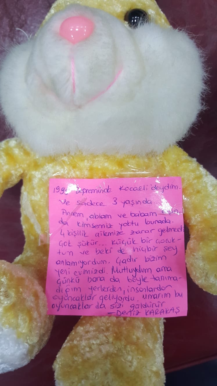 İzmitliler Elazığ için yardım paketlerine